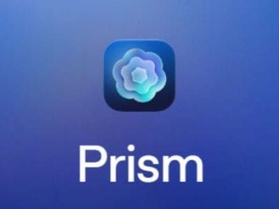 App-Icon mit abstraktem, blütenförmigem Symbol auf blauem Hintergrund und dem Schriftzug „Prism“.